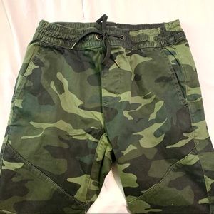 Men’s Hollister camo joggers